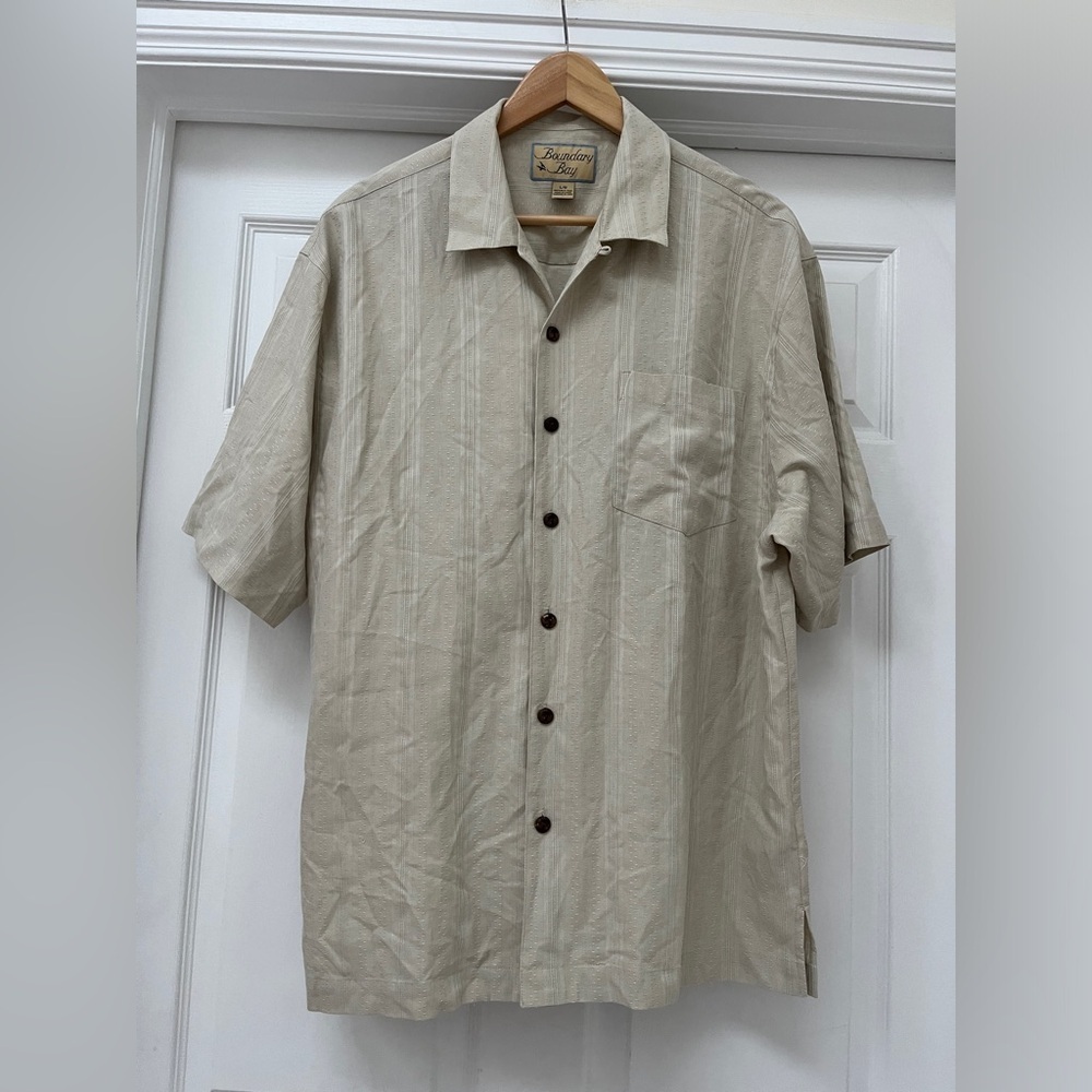 Boundary Bay large silk button down short sleeve shirt
